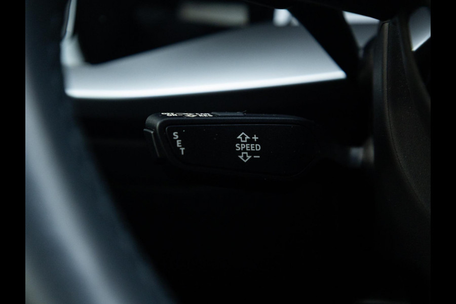 Audi A3 Limousine 35 TFSI Business edition 150 pk S-tronic | Navigatie | Parkeersensoren achter | Cruise control | LED koplampen | Apple Carplay/Android Auto |