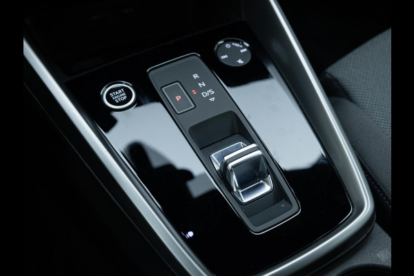 Audi A3 Limousine 35 TFSI Business edition 150 pk S-tronic | Navigatie | Parkeersensoren achter | Cruise control | LED koplampen | Apple Carplay/Android Auto |