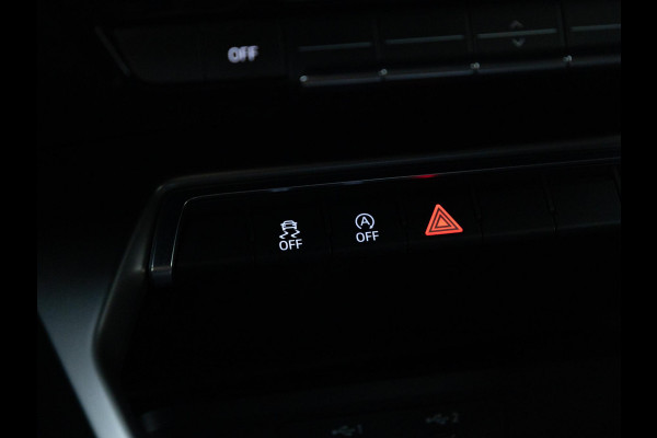 Audi A3 Limousine 35 TFSI Business edition 150 pk S-tronic | Navigatie | Parkeersensoren achter | Cruise control | LED koplampen | Apple Carplay/Android Auto |