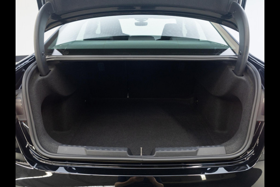 Audi A3 Limousine 35 TFSI Business edition 150 pk S-tronic | Navigatie | Parkeersensoren achter | Cruise control | LED koplampen | Apple Carplay/Android Auto |