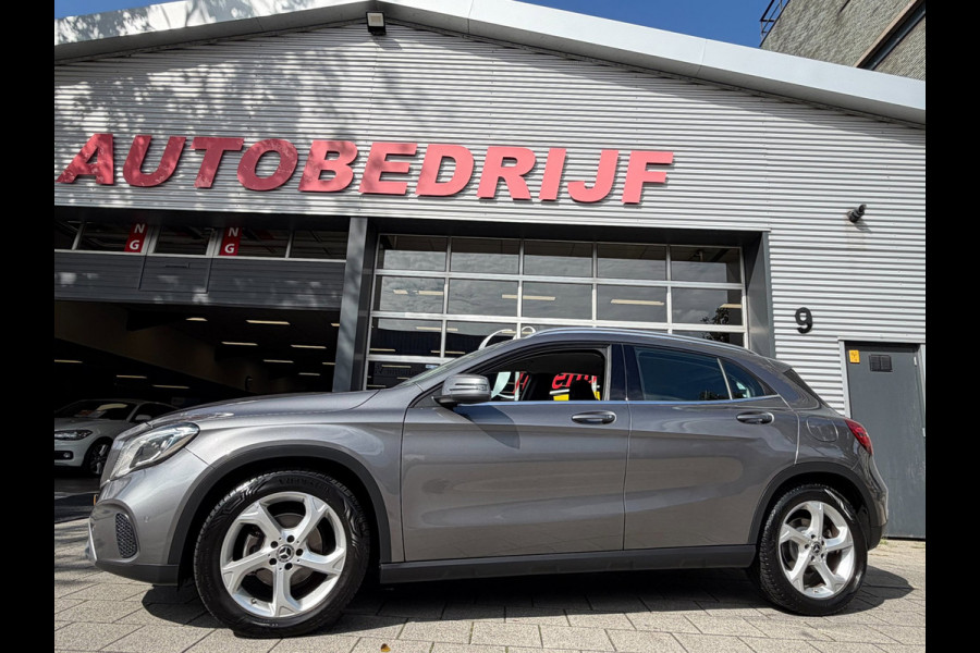 Mercedes-Benz GLA 180 Urban Sport - Navigatie I Airco I 1/2 Leder Sport interieur & Velgen I LED I Camera - PDC I