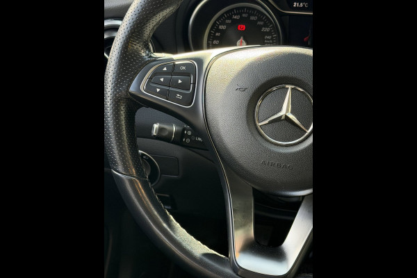 Mercedes-Benz GLA 180 Urban Sport - Navigatie I Airco I 1/2 Leder Sport interieur & Velgen I LED I Camera - PDC I