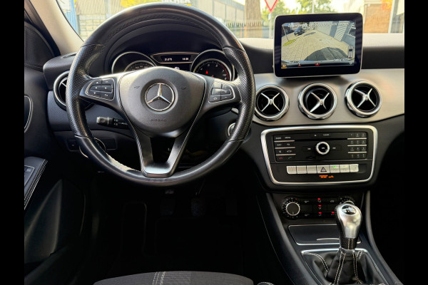 Mercedes-Benz GLA 180 Urban Sport - Navigatie I Airco I 1/2 Leder Sport interieur & Velgen I LED I Camera - PDC I