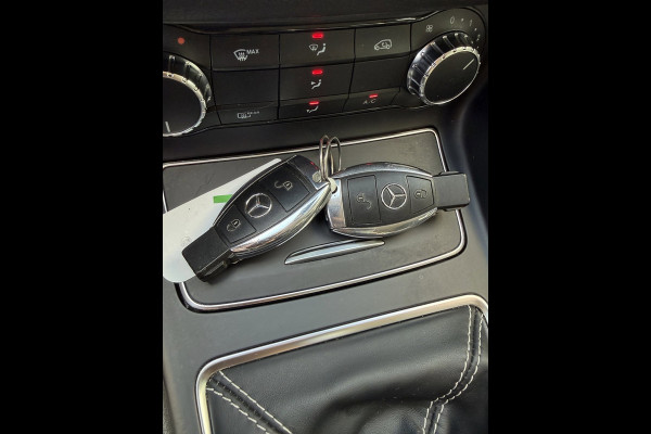 Mercedes-Benz GLA 180 Urban Sport - Navigatie I Airco I 1/2 Leder Sport interieur & Velgen I LED I Camera - PDC I