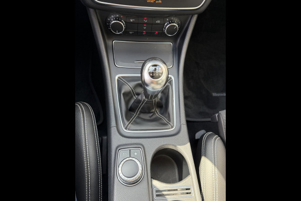 Mercedes-Benz GLA 180 Urban Sport - Navigatie I Airco I 1/2 Leder Sport interieur & Velgen I LED I Camera - PDC I
