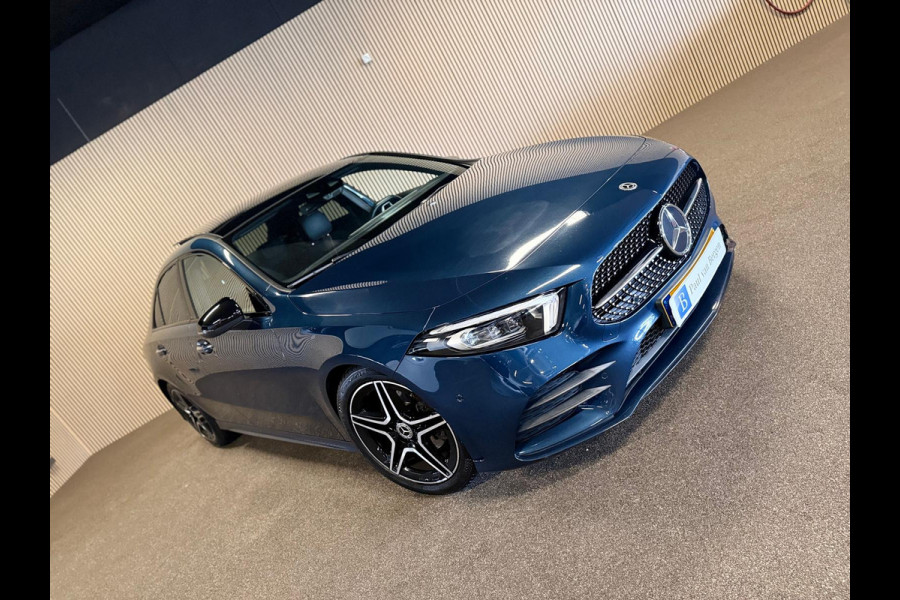 Mercedes-Benz A-Klasse 180 Sedan AMG STYLING-PANORAMA-MEMORY-NIGHT-KEYLESS-CAMERA-SFEER-COMPLEET