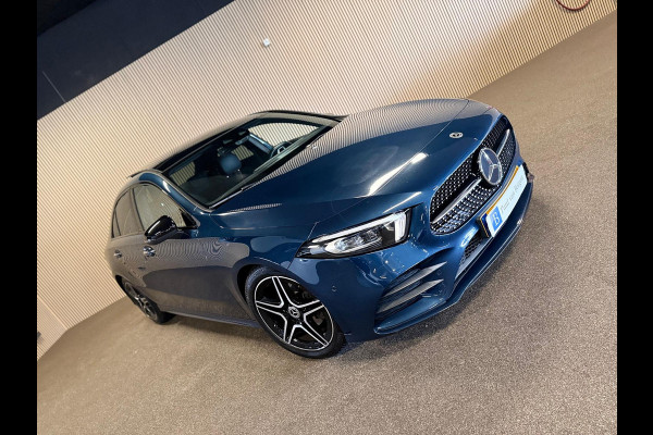 Mercedes-Benz A-Klasse 180 Sedan AMG STYLING-PANORAMA-MEMORY-NIGHT-KEYLESS-CAMERA-SFEER-COMPLEET