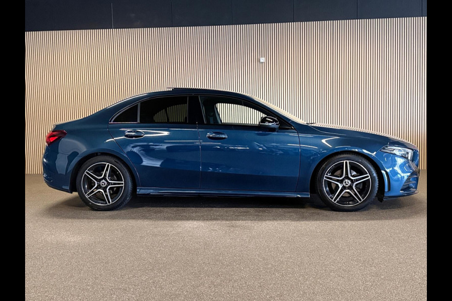 Mercedes-Benz A-Klasse 180 Sedan AMG STYLING-PANORAMA-MEMORY-NIGHT-KEYLESS-CAMERA-SFEER-COMPLEET