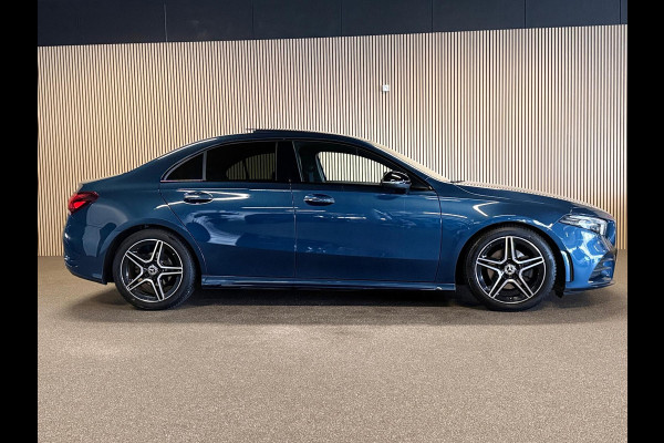 Mercedes-Benz A-Klasse 180 Sedan AMG STYLING-PANORAMA-MEMORY-NIGHT-KEYLESS-CAMERA-SFEER-COMPLEET