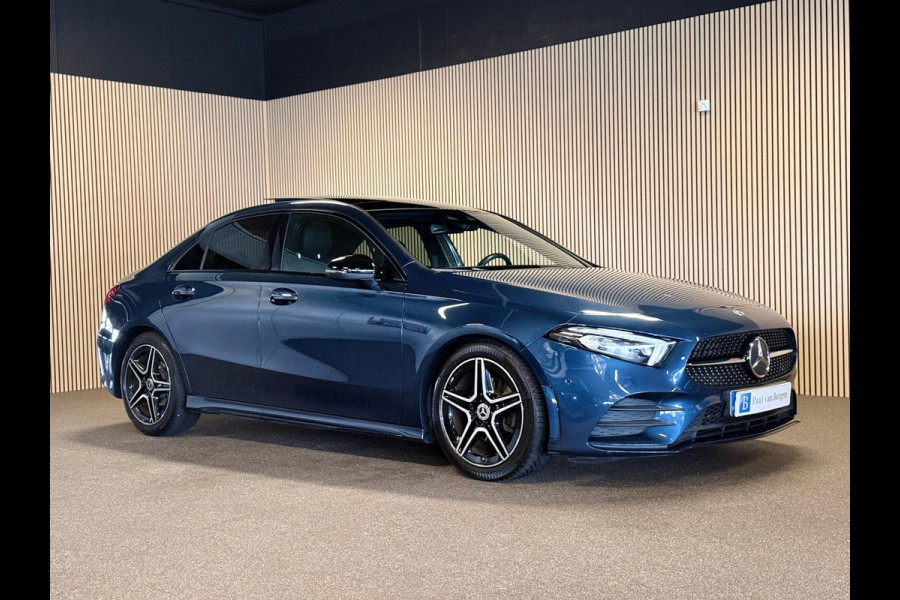 Mercedes-Benz A-Klasse 180 Sedan AMG STYLING-PANORAMA-MEMORY-NIGHT-KEYLESS-CAMERA-SFEER-COMPLEET
