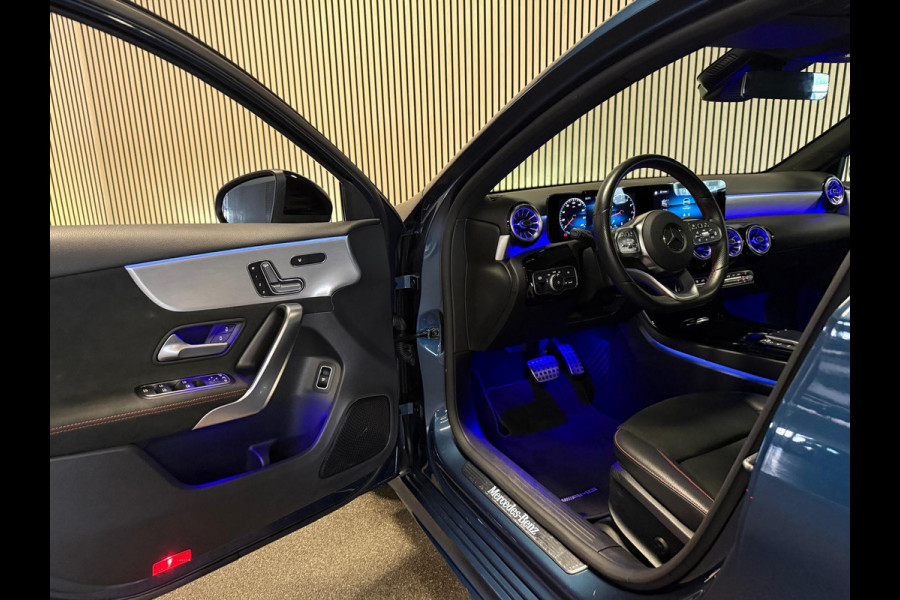 Mercedes-Benz A-Klasse 180 Sedan AMG STYLING-PANORAMA-MEMORY-NIGHT-KEYLESS-CAMERA-SFEER-COMPLEET