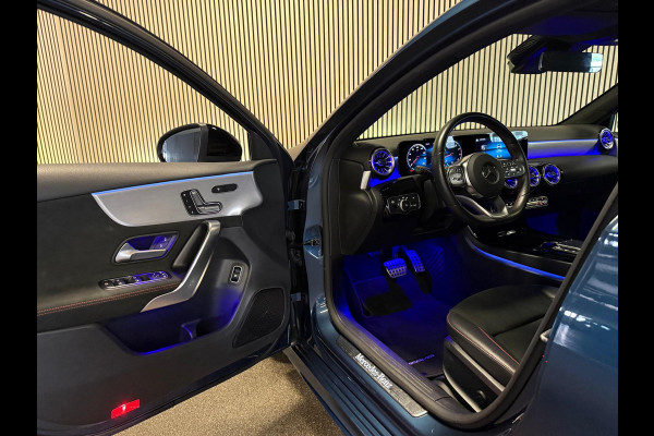 Mercedes-Benz A-Klasse 180 Sedan AMG STYLING-PANORAMA-MEMORY-NIGHT-KEYLESS-CAMERA-SFEER-COMPLEET