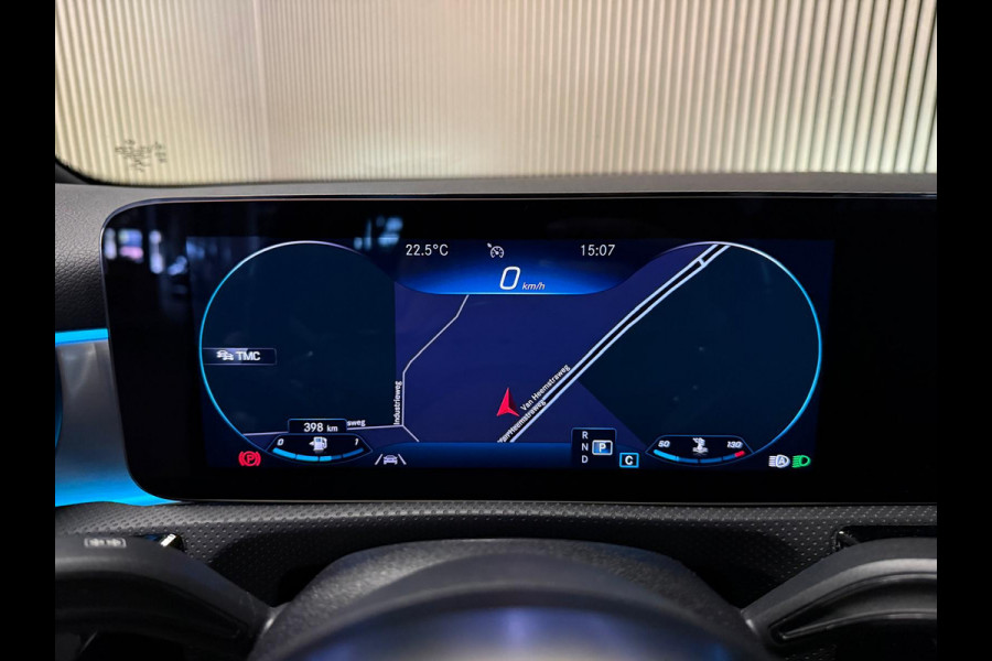 Mercedes-Benz A-Klasse 180 Sedan AMG STYLING-PANORAMA-MEMORY-NIGHT-KEYLESS-CAMERA-SFEER-COMPLEET