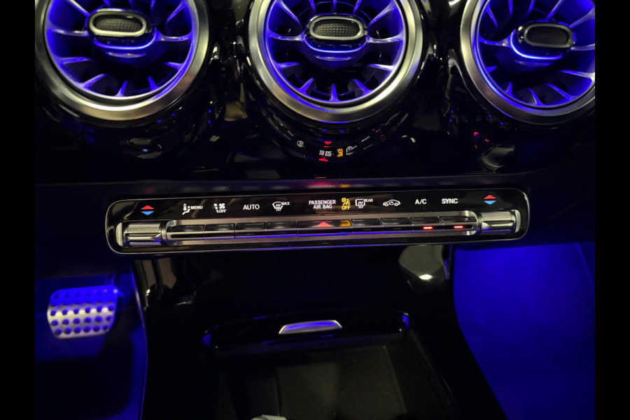 Mercedes-Benz A-Klasse 180 Sedan AMG STYLING-PANORAMA-MEMORY-NIGHT-KEYLESS-CAMERA-SFEER-COMPLEET