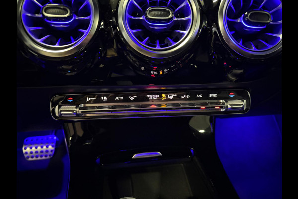 Mercedes-Benz A-Klasse 180 Sedan AMG STYLING-PANORAMA-MEMORY-NIGHT-KEYLESS-CAMERA-SFEER-COMPLEET