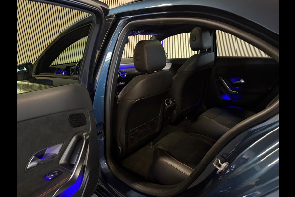 Mercedes-Benz A-Klasse 180 Sedan AMG STYLING-PANORAMA-MEMORY-NIGHT-KEYLESS-CAMERA-SFEER-COMPLEET