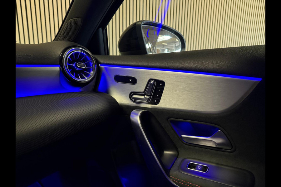 Mercedes-Benz A-Klasse 180 Sedan AMG STYLING-PANORAMA-MEMORY-NIGHT-KEYLESS-CAMERA-SFEER-COMPLEET