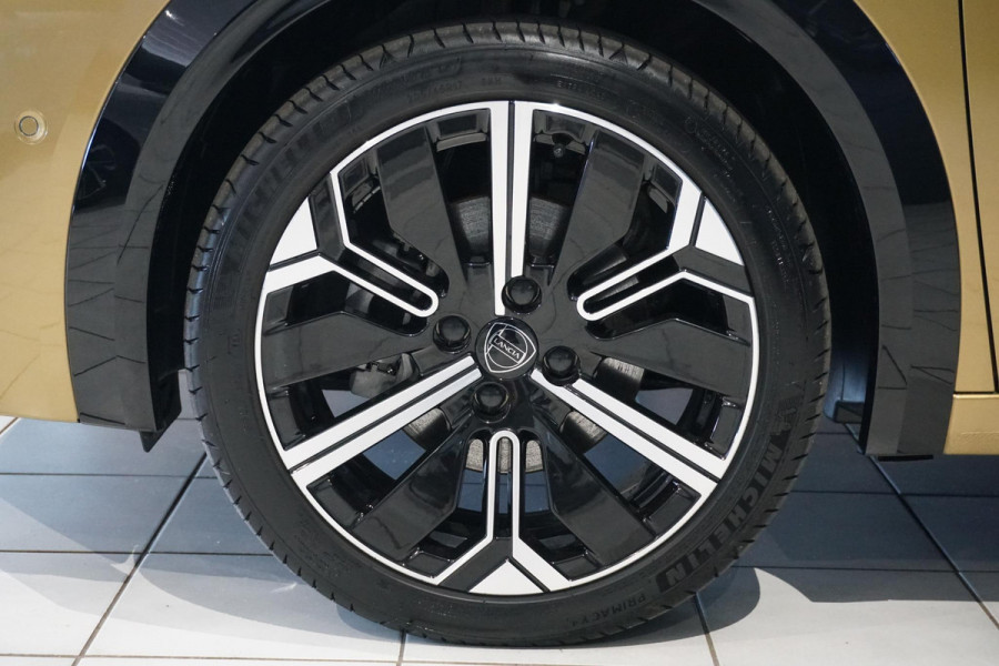 Lancia Ypsilon Edizione Limitata 51 kWh + 360° CAMERA / DODEHOEK / BEKLEDING FLUWEEL / SFEERVERLICHTING