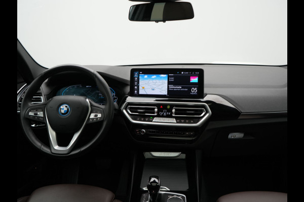 BMW X3 xDrive30e PHEV FACELIFT 293pk Dealer O.H | Trekhaak | Panodak | 360 Camera | Lederen Sportstoelen Verwarmd | Cruise Control | Apple Carplay | Virtual | Navigatie | DAB | 18"L.M | Plug In Hybrid |