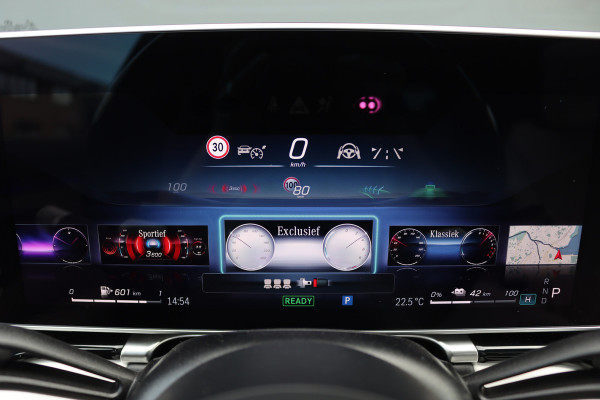 Mercedes-Benz S-Klasse 580 e 4MATIC Lang AMG Line | Manufaktur | Airmatic | Chauffeurspakket | Achterasbesturing | Augmented HUD | Distronic+ | Burmester | Exclusief Nappa Leder | 3D-Display | Vlakkenverwarming | Zonweringspakket |