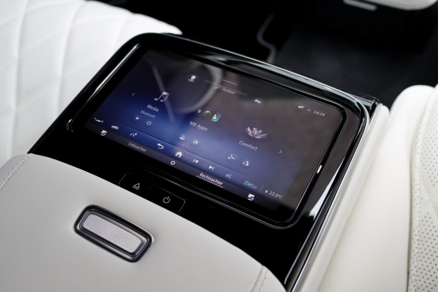 Mercedes-Benz S-Klasse 580 e 4MATIC Lang AMG Line | Manufaktur | Airmatic | Chauffeurspakket | Achterasbesturing | Augmented HUD | Distronic+ | Burmester | Exclusief Nappa Leder | 3D-Display | Vlakkenverwarming | Zonweringspakket |
