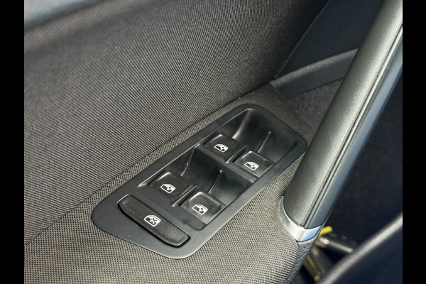 Volkswagen e-Golf e-Golf 2e Eigenaar|Navi|Camera|Virtual Cockpit|Carplay|Stoelverwarming|N.A.P|APK tot 01-2027