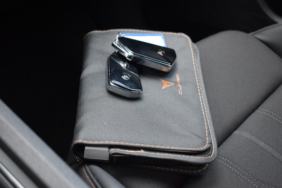 CUPRA Leon 1.4 e-Hybrid VZ Business Pano XLNavi
