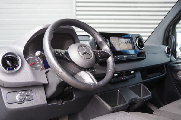 Mercedes-Benz Sprinter 317 1.9 CDI L2H2 3-ZITS, FACELIFT, AUT. LED, STOELVERWARMING, MBUX 10'', CAMERA, NAVI, CRUISE, CLIMA, PARKEERSENSOREN