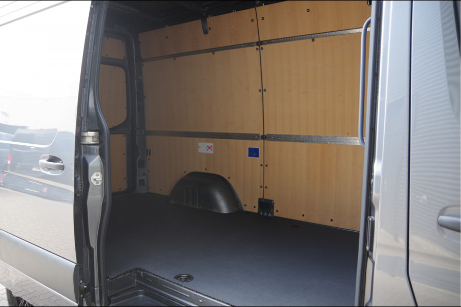 Mercedes-Benz Sprinter 317 1.9 CDI L2H2 3-ZITS, FACELIFT, AUT. LED, STOELVERWARMING, MBUX 10'', CAMERA, NAVI, CRUISE, CLIMA, PARKEERSENSOREN