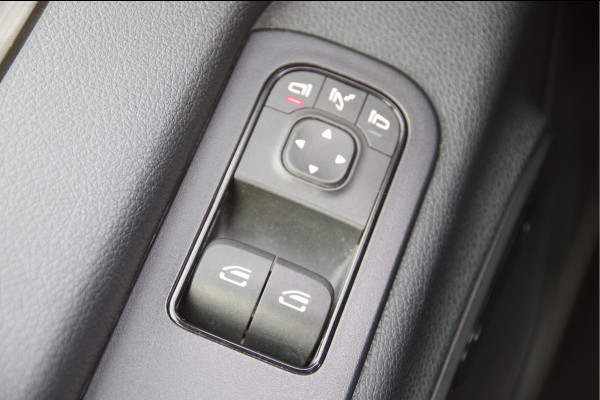 Mercedes-Benz Sprinter 317 1.9 CDI L2H2 3-ZITS, FACELIFT, AUT. LED, STOELVERWARMING, MBUX 10'', CAMERA, NAVI, CRUISE, CLIMA, PARKEERSENSOREN