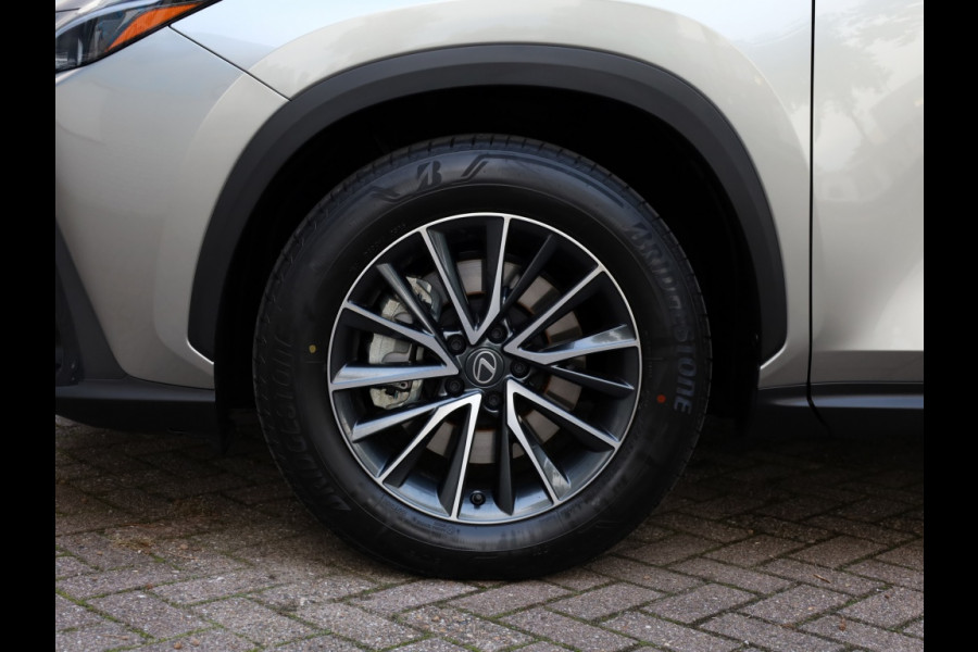 Lexus NX 450h+ AWD Luxury Line | Panoramadak | 360 Camera | Stoelverwarming