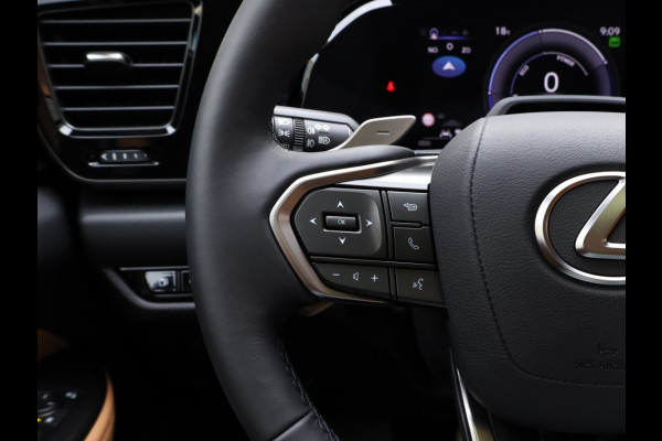 Lexus NX 450h+ AWD Luxury Line | Panoramadak | 360 Camera | Stoelverwarming