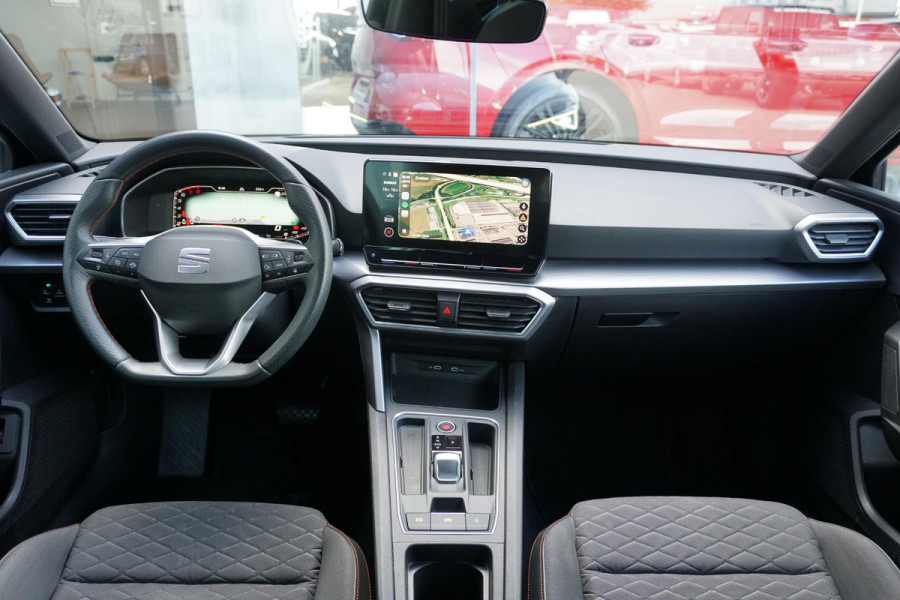 Seat Leon Sportstourer 1.5 eTSI FR Business Intense * DEALER ONDERHOUDEN * + CAMERA / KEYLESS / ELEK. TREKHAAK / STUURWIELVERWARMING