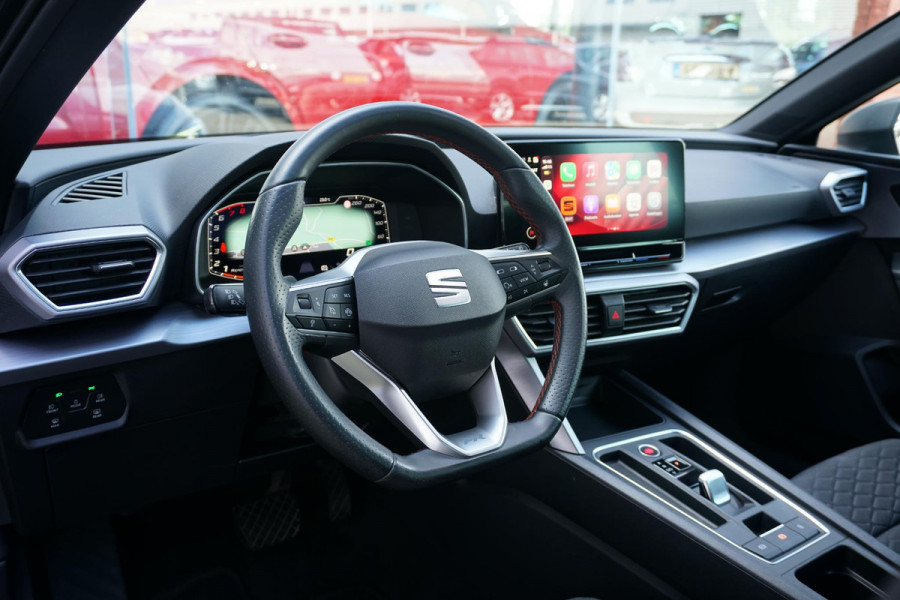 Seat Leon Sportstourer 1.5 eTSI FR Business Intense * DEALER ONDERHOUDEN * + CAMERA / KEYLESS / ELEK. TREKHAAK / STUURWIELVERWARMING