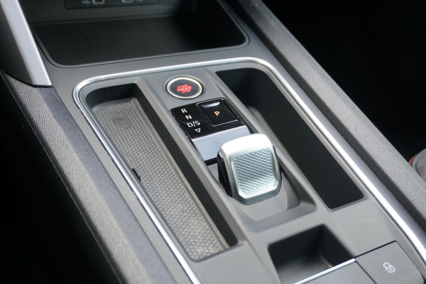 Seat Leon Sportstourer 1.5 eTSI FR Business Intense * DEALER ONDERHOUDEN * + CAMERA / KEYLESS / ELEK. TREKHAAK / STUURWIELVERWARMING