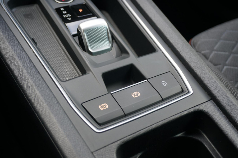 Seat Leon Sportstourer 1.5 eTSI FR Business Intense * DEALER ONDERHOUDEN * + CAMERA / KEYLESS / ELEK. TREKHAAK / STUURWIELVERWARMING