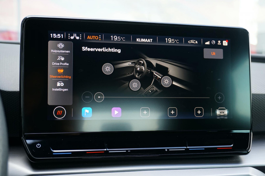 Seat Leon Sportstourer 1.5 eTSI FR Business Intense * DEALER ONDERHOUDEN * + CAMERA / KEYLESS / ELEK. TREKHAAK / STUURWIELVERWARMING