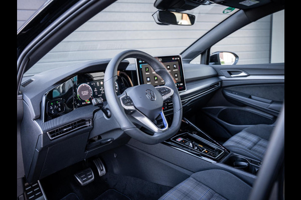 Volkswagen Golf 8.5 1.5 eHybrid GTE - Nieuw! l Pano l HUD l 360cam l Trekhaak