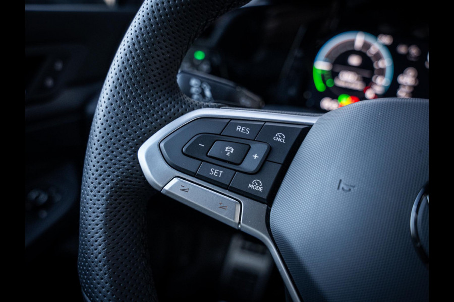 Volkswagen Golf 8.5 1.5 eHybrid GTE - Nieuw! l Pano l HUD l 360cam l Trekhaak