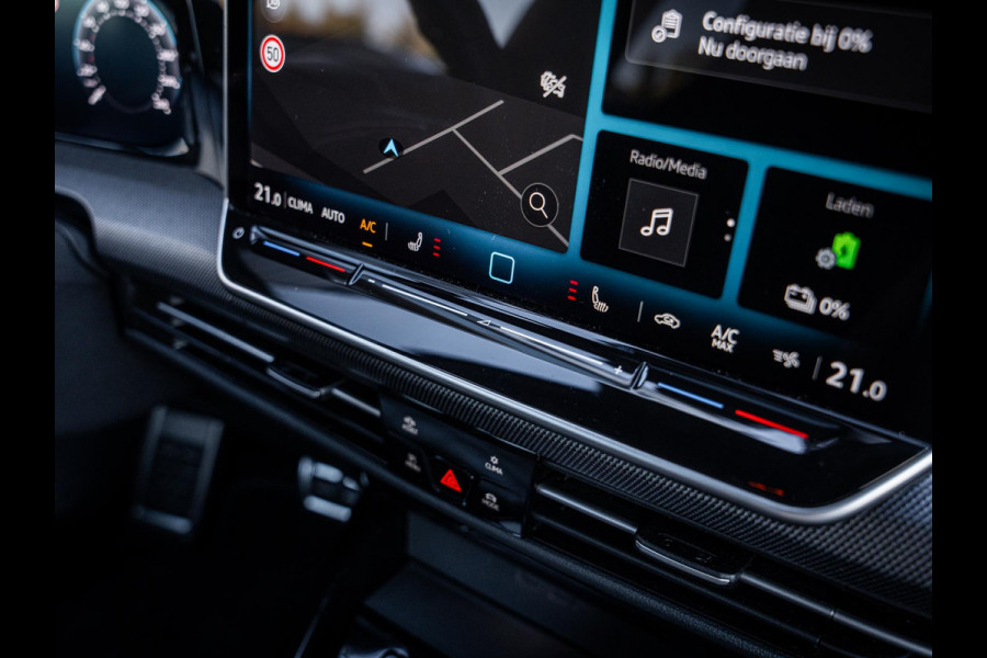 Volkswagen Golf 8.5 1.5 eHybrid GTE - Nieuw! l Pano l HUD l 360cam l Trekhaak