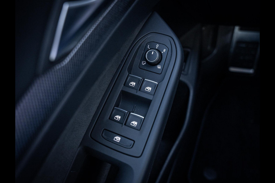Volkswagen Golf 8.5 1.5 eHybrid GTE - Nieuw! l Pano l HUD l 360cam l Trekhaak