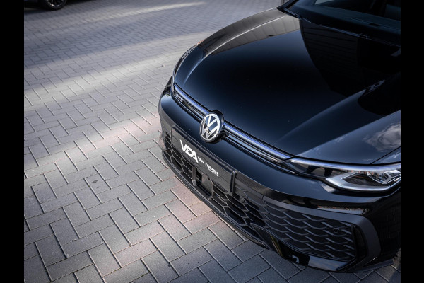 Volkswagen Golf 8.5 1.5 eHybrid GTE - Nieuw! l Pano l HUD l 360cam l Trekhaak