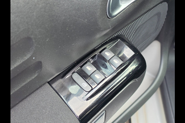 Citroën C3 1.2 PureTech Shine Carplay, LED, Cruise