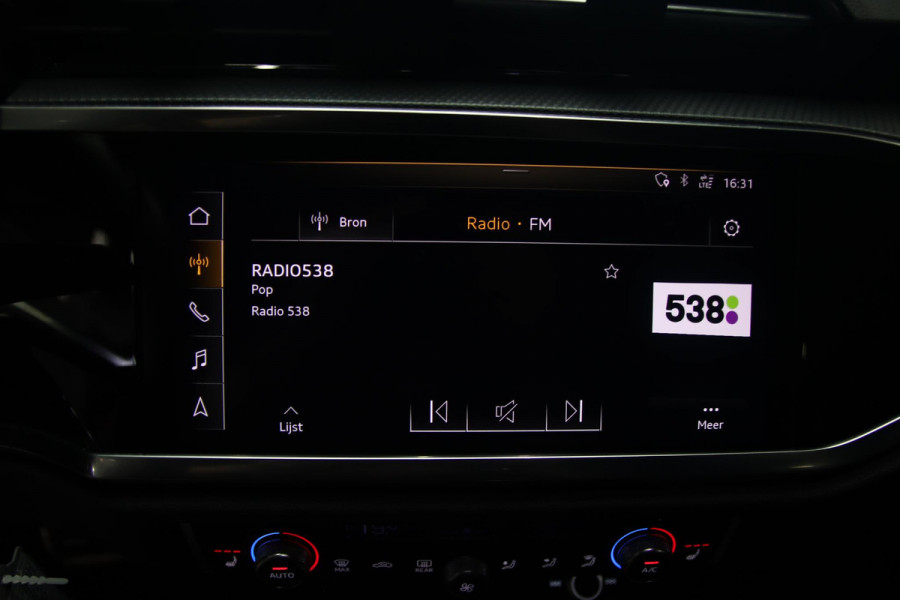 Audi Q3 35 TFSI 3x S-line VIRTUAL-CAMERA-TREKHAAK-LED-20''
