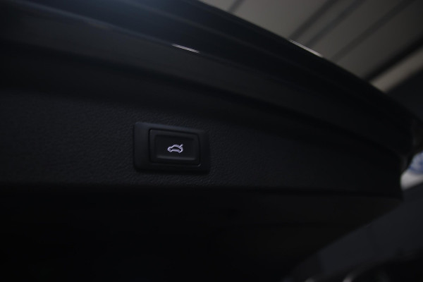 Audi Q3 35 TFSI 3x S-line VIRTUAL-CAMERA-TREKHAAK-LED-20''