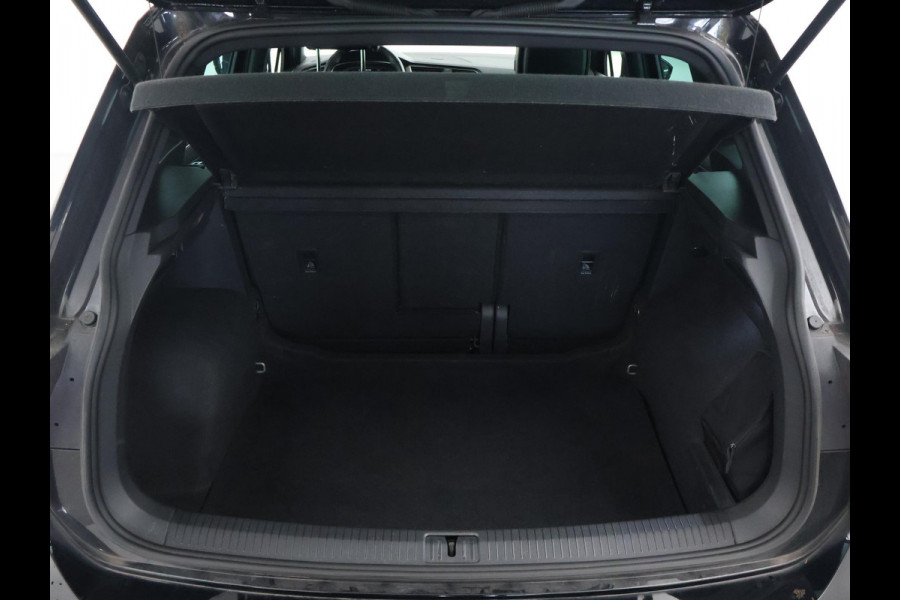 Volkswagen Tiguan 1.5 TSI R-LINE + VIRTUAL COCKPIT | ADAPTIVE CRUISE | 19 INCH