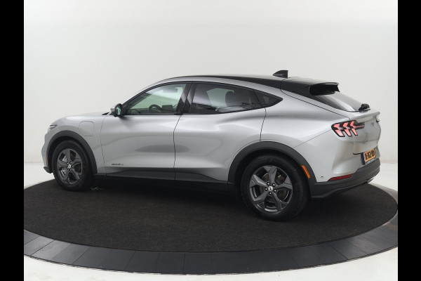 Ford Mustang Mach-E RWD 75 kWh | SOH 91,7% | Panoramadak | 360 Camera | Leder | Stoelverwarming | Adaptive cruise | B&O Sound | Stuurverwarming | Carplay | Keyless | Navigatie | Side Assist
