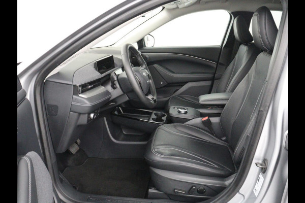 Ford Mustang Mach-E RWD 75 kWh | SOH 91,7% | Panoramadak | 360 Camera | Leder | Stoelverwarming | Adaptive cruise | B&O Sound | Stuurverwarming | Carplay | Keyless | Navigatie | Side Assist