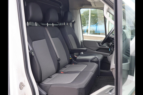 Volkswagen Crafter 35 2.0 TDI 177 PK AUT. L3H3 + 3000 KG TREKHAAK | ADAPTIVE CRUISE | LED | CAMERA | CARPLAY | STOELVERW.