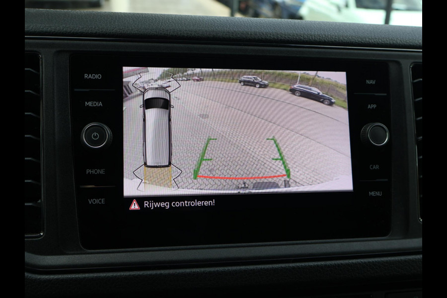 Volkswagen Crafter 35 2.0 TDI 177 PK AUT. L3H3 + 3000 KG TREKHAAK | ADAPTIVE CRUISE | LED | CAMERA | CARPLAY | STOELVERW.
